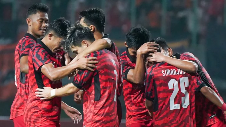 Persis Solo dan Arema FC Mendominasi, Persija Jakarta Masih Tertinggal