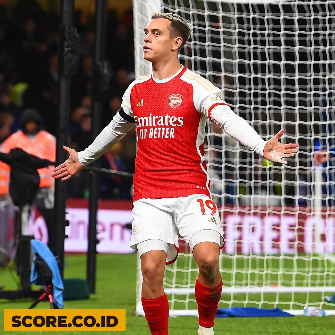 Hasil Liga Inggris Tadi Malam: Chelsea 2-2 Arsenal! Trossard Selamatkan Arsenal 20231023 112421