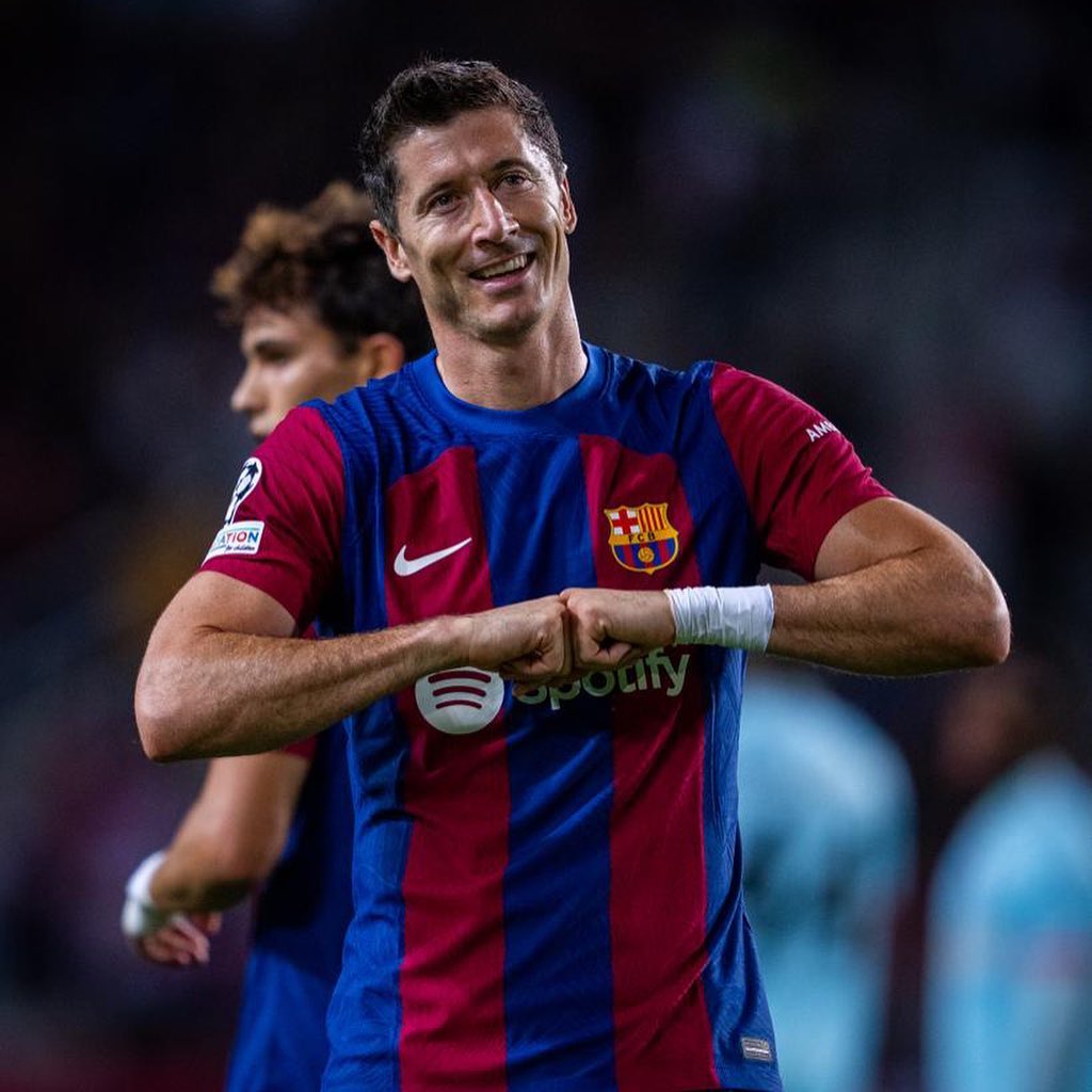 Sudah Tak Lagi Muda, Barcelona Siap Datangkan Striker Ini Untuk Pengganti Lewandowski rl9 20231003 0001 1
