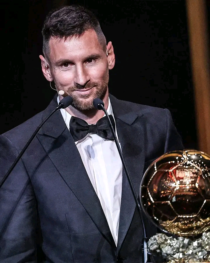 Messi ngemis ke Barcelona lagi