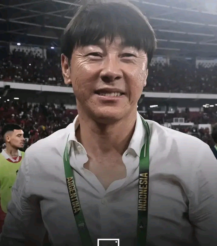 Takut Dipecat Jelang Piala Asia, Shin Tae-Yong Kepikiran Sampai Kena Flu Berat 1704697345525