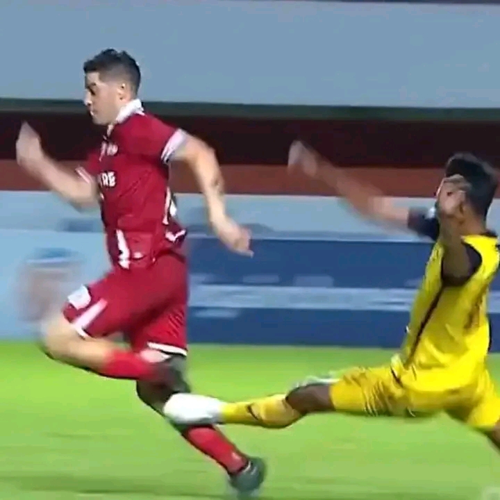 Cetak Sejarah Baru, Alexis Messidoro Sukses Lampaui Assist Stefano Lilipaly 1707714055665