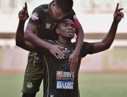 Meski Puncaki Klasemen, Pelatih Borneo Was-Was Lawan Persikabo