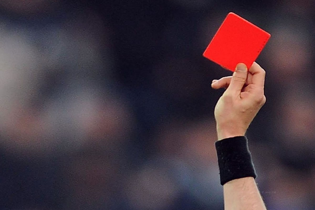 Bulan Ini 13 Tahun Lalu Rekor 36 Kartu Merah Dikeluarkan Dalam Satu Pertandingan