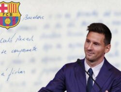 Misteri Kontrak Pertama Messi di Atas Sebuah Serbet yang Dilelang $380,000