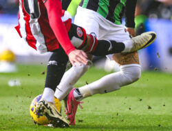 Tekel Horor yang Mengancam Karier Kaoru Mitoma