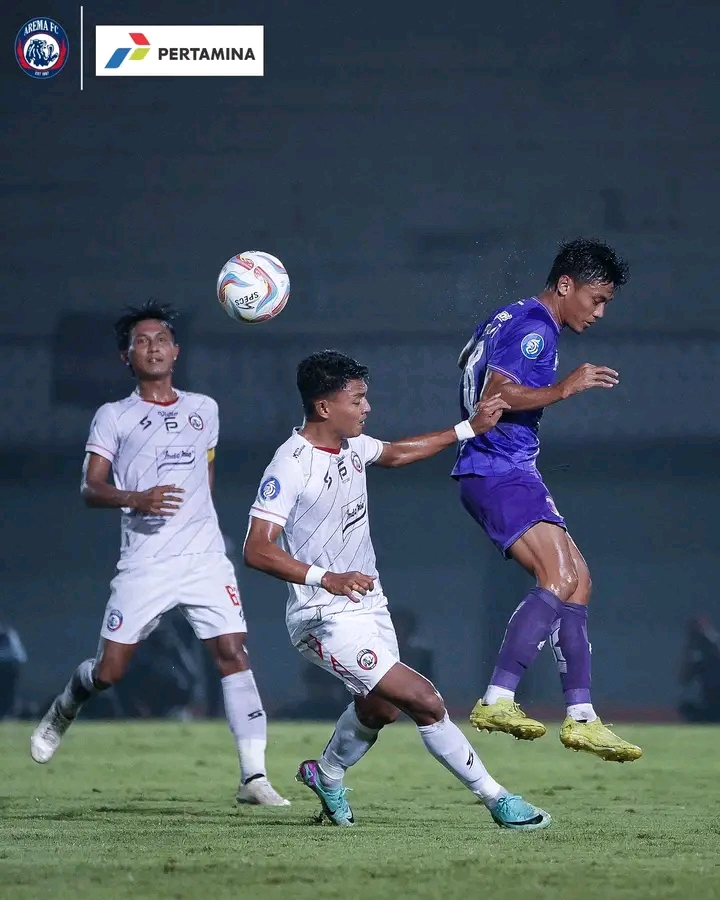 Arema FC Kalah dari Persita, Pelatih : Kami Kurang Beruntung 1710393481853