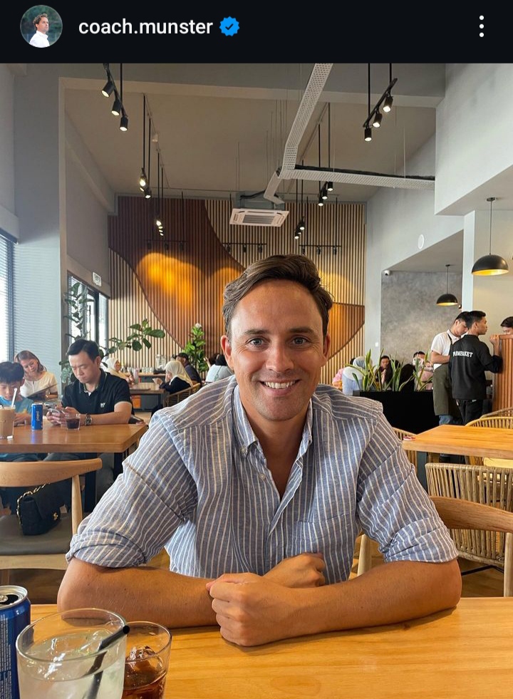 Persebaya Kalah, Paul Munster Frustasi : Kami Melawan Hampir 15 Pemain IMG 20240309 121117