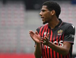 Manchester United Mengurungkan Niat Mendatangkan Jean-Clair Todibo