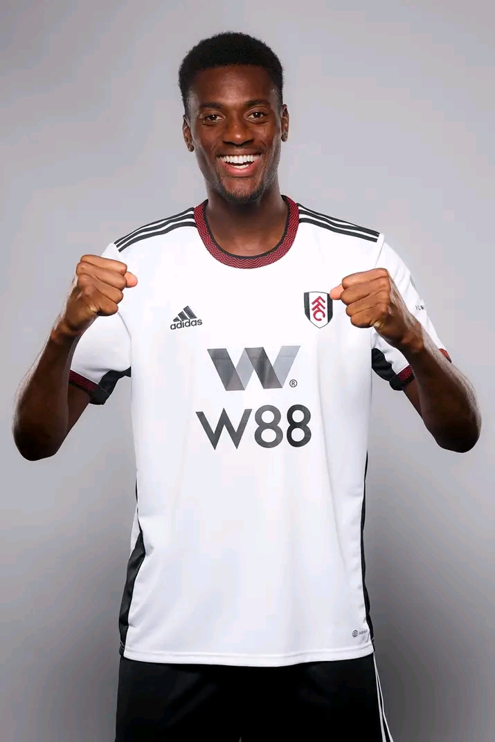 MU dan Tottenham Hotspur Rebutan Bek Tengah Milik Fulham 1713079097439