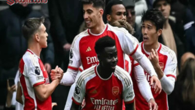 Arsenal Dipepet Ketat Man City di Liga Inggris