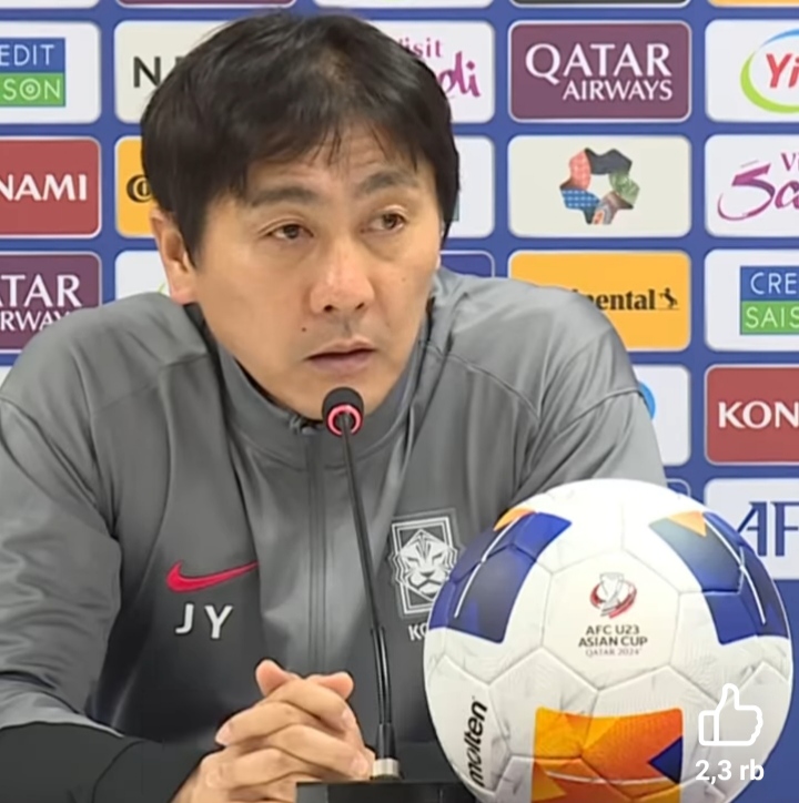 Masih Belum Move On, Asisten Pelatih Korea Sebut Kekalahan Karena Tak Ada Pemain Eropa pelatih korea konferensi pers