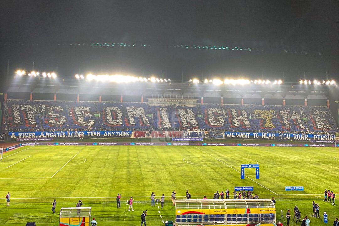 Madura United vs Persib Bandung