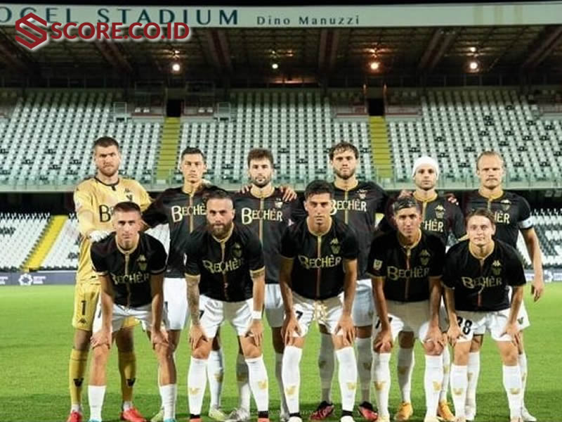 Pemain Timnas Indonesia Jay Idzes Siap Bawa Venezia Promosi ke Serie A