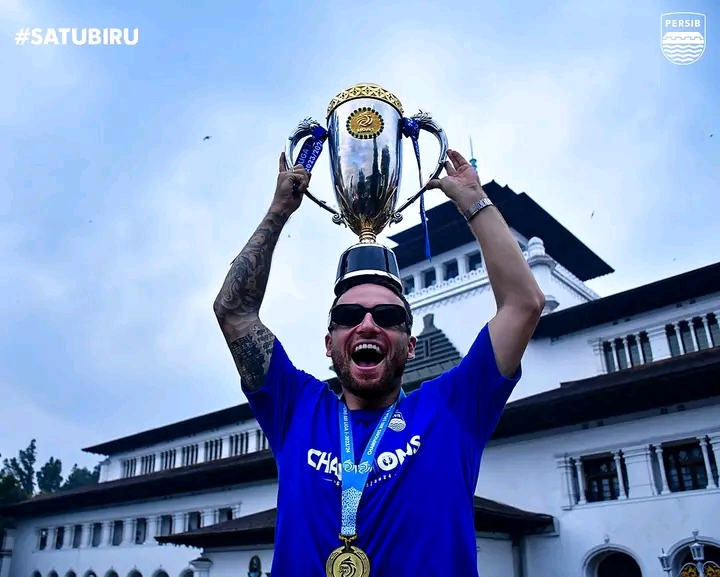 Manajer Persib Bandung Gelar Syukuran Atas Gelar Championship Series 1717389330635