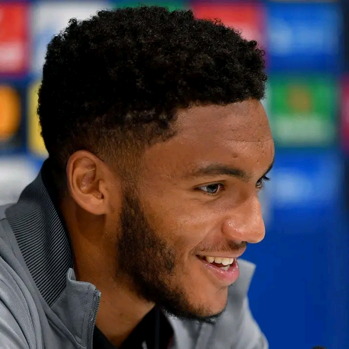 Bayern Munchen Dilaporkan Gaet Bek Liverpool 1718255841495