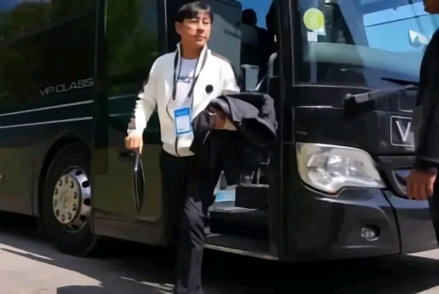 Reaksi Berbeda dari Pelatih Australia dan Shin Tae-yong Setelah Tahu Satu Grup Lagi 1719494937913