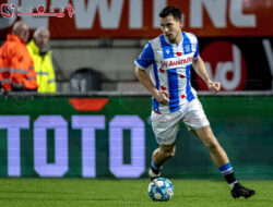 Alasan Thom Haye Selalu Tampil Dengan Sepatu Hitam