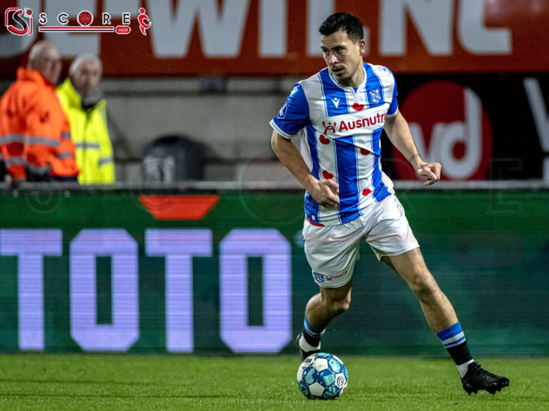 Alasan Thom Haye Selalu Tampil Dengan Sepatu Hitam