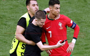 Ronaldo Menjadi Target Pitch Invader di Euro 2024, Pelatih Belgia: Ini Bahaya!