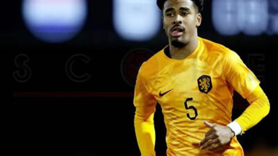 Sepatu Pemain ini Diantarkan Ayah ke Jerman Karena Mendadak Main di Euro 2024