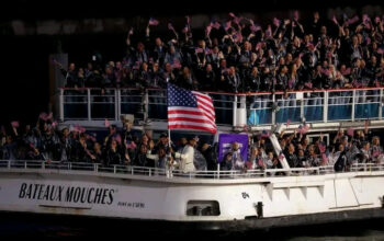 LeBron James Jadi Pembawa Bendera Kontingen Perwakilan 592 Atlet Indonesia di Olimpiade 2024