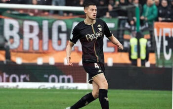 Jay Idzes Bermain 45 Menit, Venezia Menang Telak atas Vis Pesaro