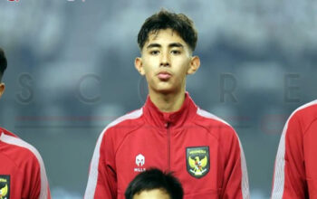 Welber Jardim Meninggalkan Stadion Menggunakan Kursi Roda