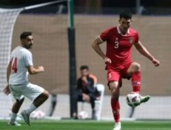 Coach Justin Minta STY Terkait Elkan Baggot: Turunin Ego Lu