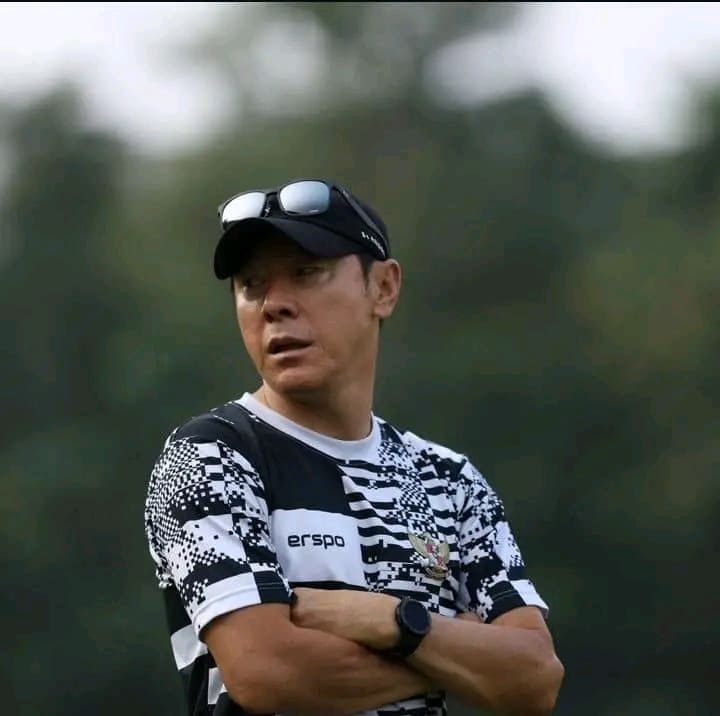 Buat STY Galau, Duel Maarten Paes vs Ernando Ari Mana yang Terbaik?