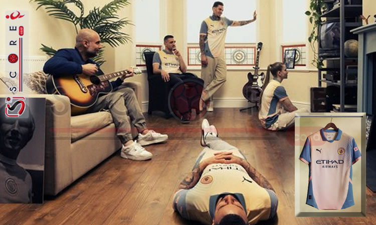 Man City Luncurkan Jersey Baru Spesial 30 Tahun Album Debut Oasis
