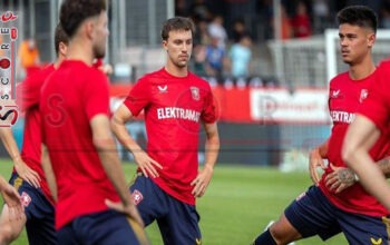 2 Hari Lagi! Mees Hilgers, Pilar Kuat FC Twente Saat Hadapi MU