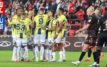 Alumni Premier League di Fenerbahce: 3 Taktik Jose Mourinho Hadapi MU