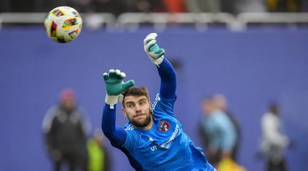 Manajer Timnas Indonesia Update Kabar Maarten Paes, Bisa Main Saat Timnas Indonesia Lawan Bahrain? Maarten Paes 1