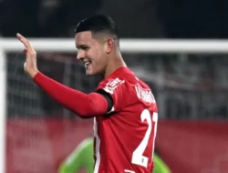 Cedera ACL Belum Berhenti Menyerang Pemain Sepak Bola, Pemain Timnas Argentina Jadi Korban Terbaru Valentin Carboni 1