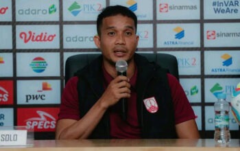 Persis Kena Sanksi Sosial, Pemain Sampai Ditegur Emak-Emak Pasar