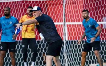 Pelatih Arema Belum Bisa Move On Atas Kemenangan Melawan Madura United