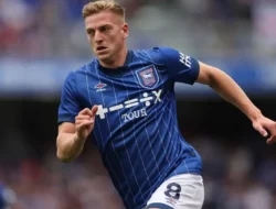 Bye Osimhen dan Isak, Chelsea Coba Alihkan Bidikan ke Striker Muda Ipswich Town