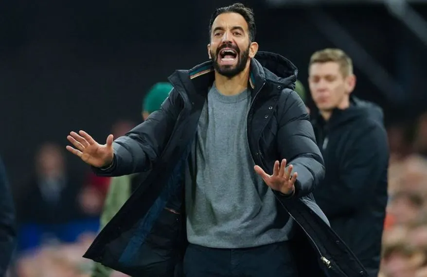 Imbang 1-1 di Laga Debut, Ruben Amorim Sebut Pemain Manchester United 'Takut' Ruben Amorim 12