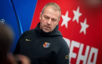 Hansi Flick Siapkan Dua Strategi untuk Barcelona Bangkit dari Krisis