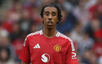 Kabar Baik MU! Leny Yoro Sudah Fit, Siap Debut Lawan Arsenal?