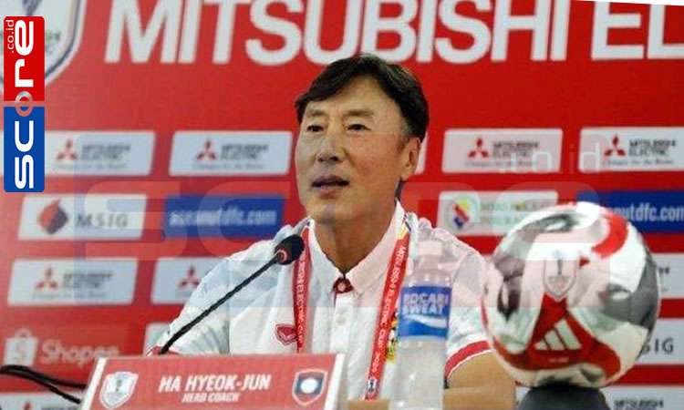 Pelatih Timnas Laos Sapa Jurnalis