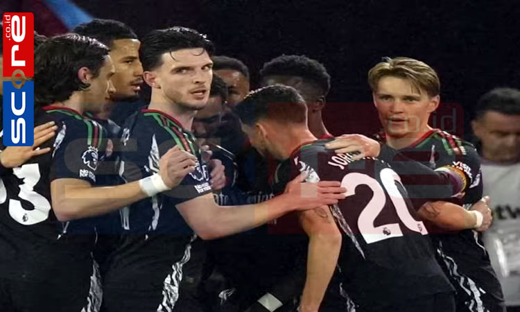 Pemain Arsenal Bermain Bola Mati