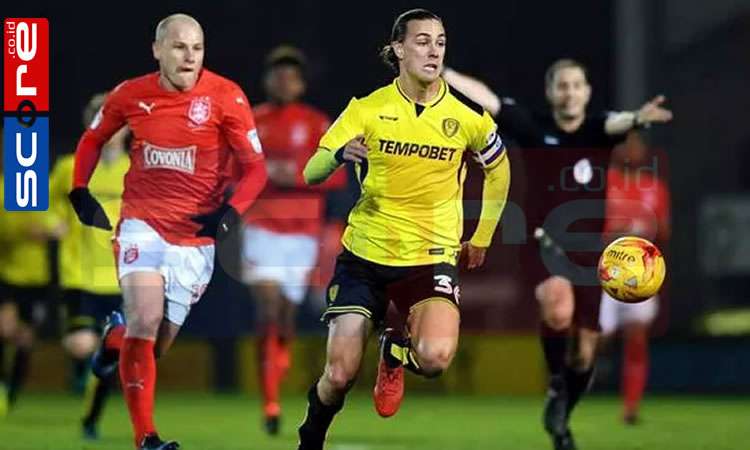 Prediksi Skor Huddersfield Town vs Burton Albion