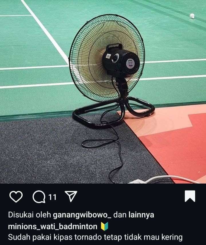 Nasib Naas untuk Tuan Rumah di Malaysia Open 2025: Atap Bocor, Makai Kipas Hingga Gugur Berjamaah Dikutip dari laman Instagram @minions_wati_badminton tragedi kipas angin di Malaysia Open 2025