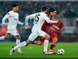 AS Roma Vs Frankfurt: II Lupi Menang 2-0