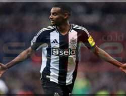 Ini 2 Alasan Alexander Isak Cocok Untuk Lini Depan Manchester United