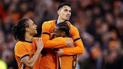 Frenkie de Jong Keturunan Indonesia: Fakta Menarik tentang Gelandang Barcelona Gelandang Belanda Keturunan Indonesia: Karir dan Perjalanan Mereka di Eropa