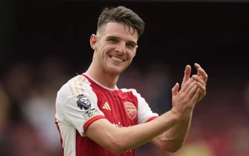 Gelandang Legenda Arsenal: Daftar Pemain Tengah yang Melekat di Hati Fans