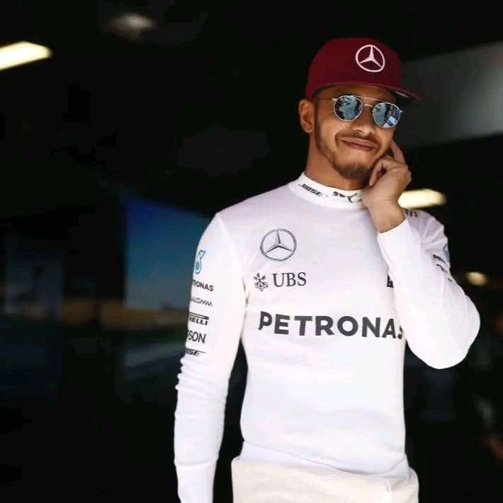 Lewis Hamilton Masih Paksa Ikut Sirkuit di 2025